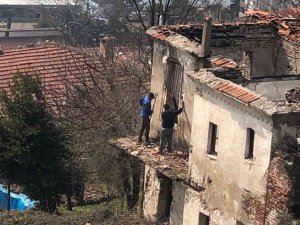Metruk Binayı Kullananlar Mahalleliyi Bezdirdi