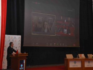 Mtü’de Canlı Cerrahi Sempozyumu Düzenlendi