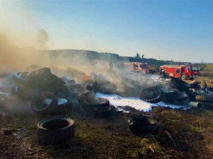 Onlarca İş Makinesi Lastiği Alev Alev Yandı