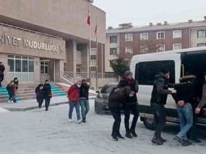 Tutuklu Ve Hükümlülere Uyuşturucu Temini İddiasıyla 7 Zanlı Tutuklandı