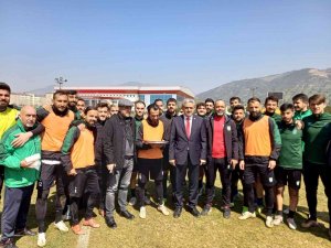 Mhp Aydın İ̇l Başkanı Alıcık’tan Efelerspor’a Baklava İkramı