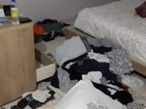 Büyükçekmece’de Cama Tırmanarak Eve Giren Hırsızlar Cep Telefonu Kamerasında
