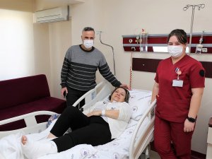 Pamukkale’yi Gezerken Yaralanan Kolombiyalı, Şifayı Cerrahi’de Buldu