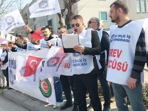 Öz İ̇plik İ̇ş Sendikası Bursa’daki İşçiler İçin Eylem Yaptı