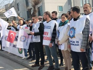 Sendikaya Üye Olduğu İçin İşçinin Akdine Son Veren Fabrika Önünde Eylem