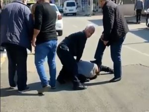 Su Sayacı Çalarken Yakalanan Şüpheliye Yaşlı Adamdan Tekmeli Tepki