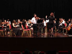 Merkezefendi Belediyesi 74 Sanatçıdan Oluşan Oda Orkestrası Ve Korosu Sanatseverlerle Buluşacak