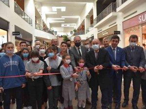 ’Kamu Fotoğrafçıları Ve Çocuk Gözüyle Spil Dağı Milli Parkı’ Sergisi Açıldı