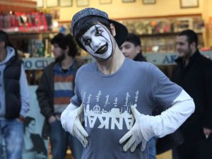 Pandomim İçin 10 Yıllığına Dünya Turuna Çıkıyor