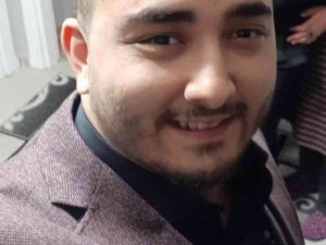 Ellerine Havlu Parçası Dolanmış Asılı Halde Ölü Bulundu