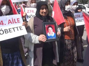 Hdp Önündeki Evlat Nöbetine Bir Aile Daha Katılarak Sayı 274’e Yükseldi