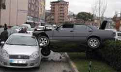 Trabzon'da bir garip kaza VİDEO İZLE