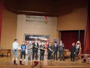 Tiyatroseverler ‘Delibahar’a Yoğun İlgi Gösterdi