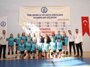 Bartın Üniversitesi Kadın Voleybol Takımı İkinci Oldu