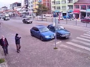Tek Suçu Park Halindeki Aracına Binip Beklemekti