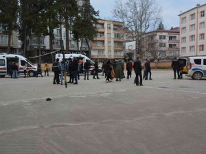 Ordu’da Bisiklet Yüzünden Bıçaklı Kavga: 1’i Müdür Yardımcısı 3 Yaralı