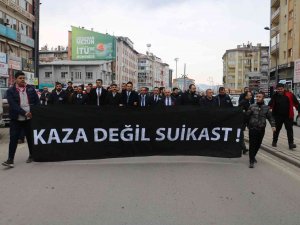 Alperenler “Kaza Değil Suikast” Yazılı Pankart Açtı