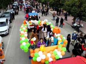 Adana’da Binlerce Kişi Bu Korteje Akın Etti