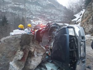 Trabzon’da üzerine kaya düşen kamyonette hayatını kaybeden 4 kişinin kimlikleri belirlendi