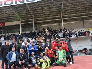 Kastamonu 1. Amatör Lig’de Tosyaspor Ormanspor’u 1-0 Yenerek Şampiyon Oldu