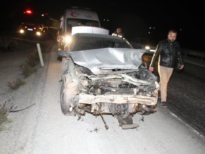 Kontrolden Çıkan Otomobil Bariyerlere Çarptı: 1 Yaralı