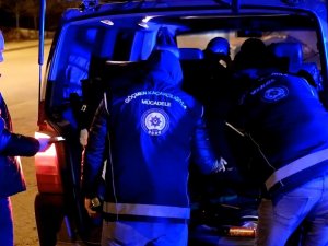 Araçlar Arandı, Cam Filmleri Teker Teker Söktürüldü