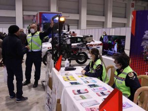 Jandarma Ekipleri 13 Bin Traktör Sürücüsüne ’Trafik Eğitimi’ Verdi