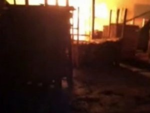 Sakarya’da Palet Atölyesi Alevlere Teslim Oldu