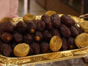 Ramazan Ayının Sembol Ürünlerinden Hurma, Tezgahlarda Yerini Aldı