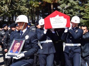 Trafik Kazasında Hayatını Kaybeden Polis Ve Eşi Törenle Memleketlerine Uğurlandı