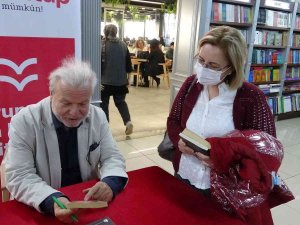 Yazar Nedim Gürsel’den İmza Günü