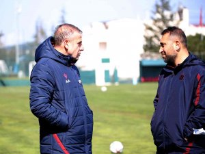 Trabzonspor, U19 Takımıyla Hazırlık Maçı Yaptı