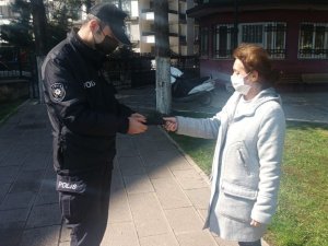 Yürüyüş Yaparken Bulduğu Cüzdanı Polise Teslim Etti