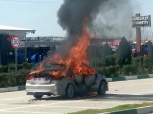 Osmaniye’de Lpg Tankı Patlayan Otomobil Alev Alev Yandı