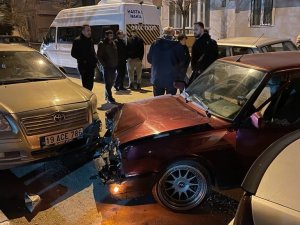 Polisten Kaçan Zanlılar Kaza Yapınca Yakalandı