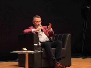 Cumhurbaşkanı Yardımcısı Oktay: "Ülkeyi Temsil Etme Adına Dışarı Çıkıyorsanız Biz Orada Her Türlü Kolaylığı Sağlarız"