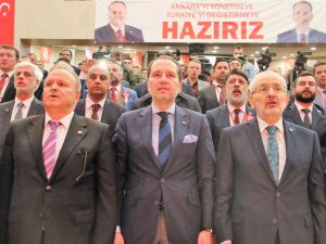 Yeniden Refah Partisi Genel Başkanı Erbakan, Partisinin İl Başkanlığı Toplantısında Partililerle Buluştu