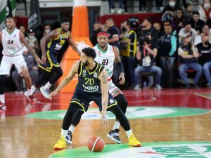 Ing Basketbol Süper Ligi: Pınar Karşıyaka: 74 - Fenerbahçe Beko: 72