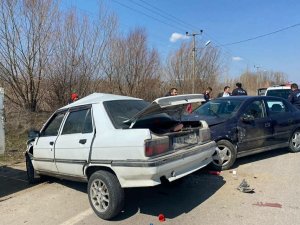 Simav’da Trafik Kazası: 1 Ölü, 4 Yaralı
