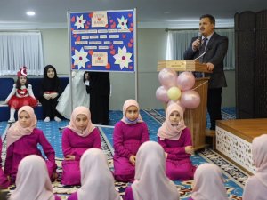Kız Kur’an Kursu Öğrencilerinden Anlamlı Program
