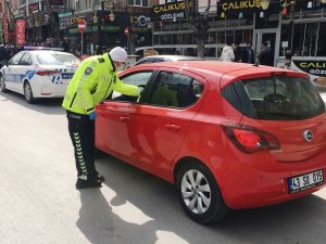 Sürücü Ve Yolculara Emniyet Kemeri Ve Bebek Oto Koltuğu Kullanmanın Gerekliliği Anlatıldı