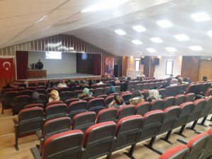 Pazarlar’da, "En İ̇yi Narkotik Polisi Anne" Semineri