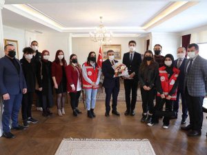 Çocuk Hakları Komitesi Valiyi Ziyaret Etti