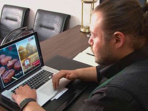 5 Yaşındaki Kızından Esinlendi, En Doğal Sosisi Üretti