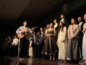 Üniversiteli Gençlerden Tiyatro Festivali