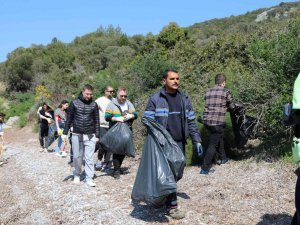 Bitez’de Kıyı Temizliği Yapıldı