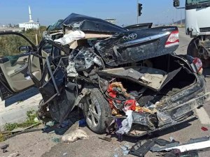Hatay’da Kamyon İle Otomobil Çarpıştı: 5 Yaralı