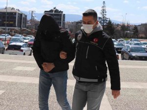 Kovalamacada Yakalanan Otomobilden Çeşit Çeşit Uyuşturucu Çıktı: 2 Gözaltı