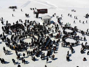 Mart Ayında Kar Festivali Coşkusu