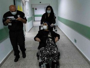 Annesini Hastanede Darp Etti